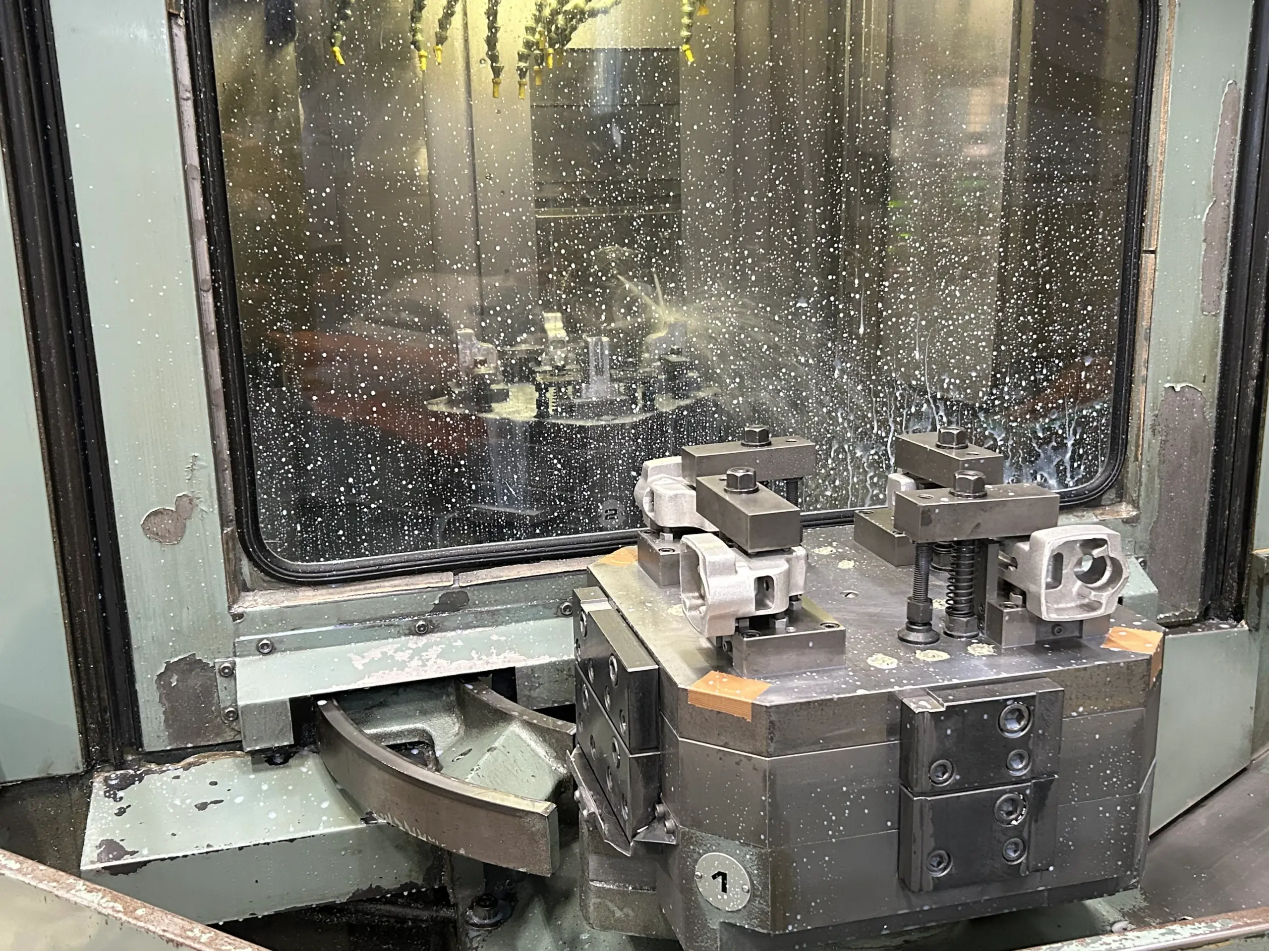 MC マシニング　電動工具　本体加工　